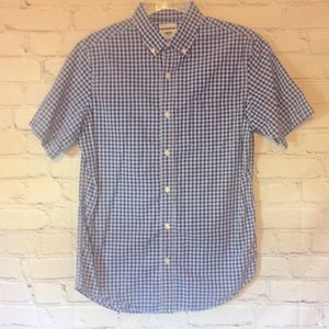 Short sleeve button shirt